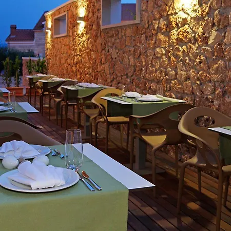 Boutique 4* Bol